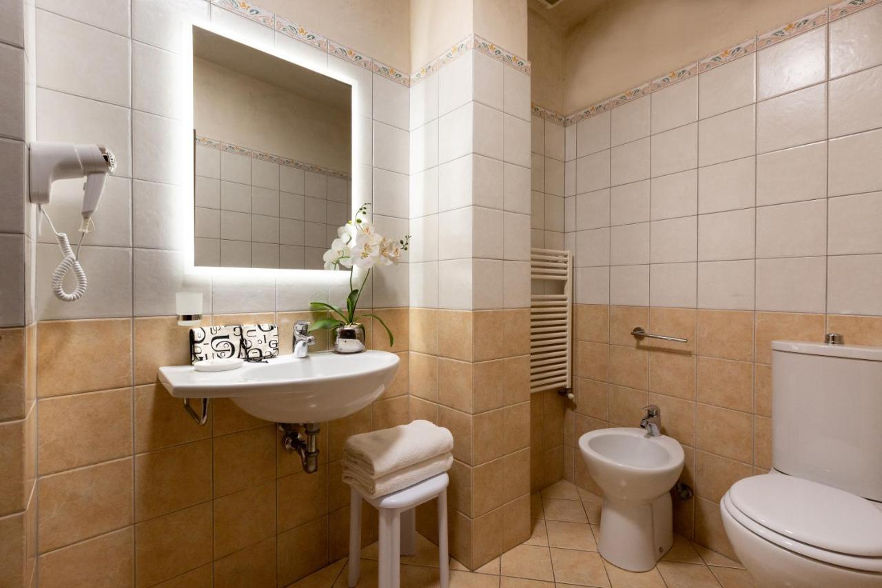 Aramis Deluxe Rooms Florenz Exterior foto