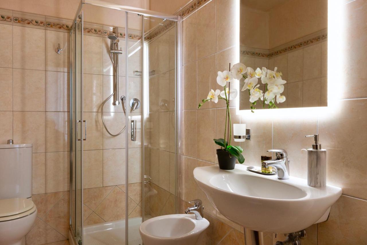 Aramis Deluxe Rooms Florenz Exterior foto